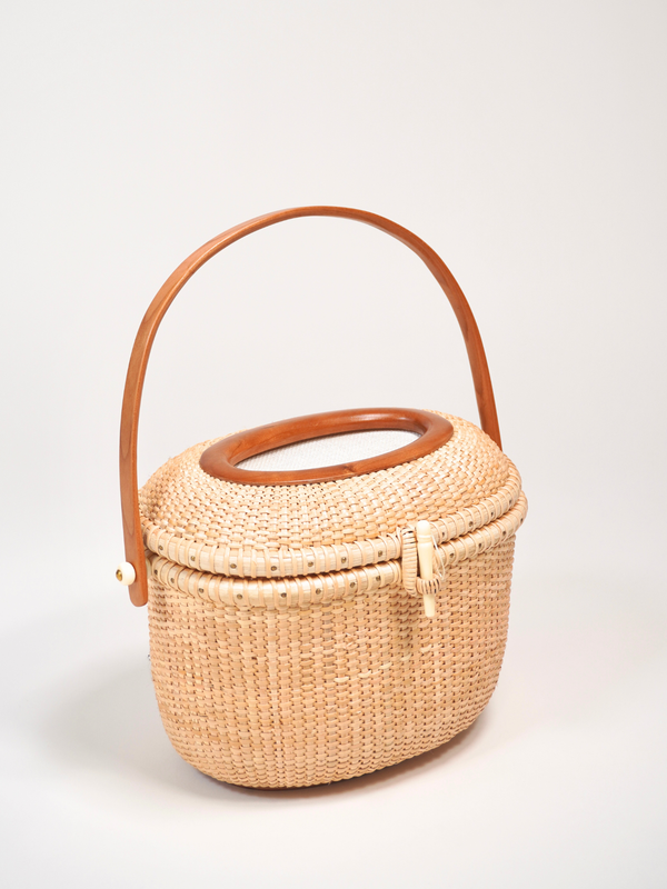 Oval Needlepoint Nantucket Lightship Basketโข